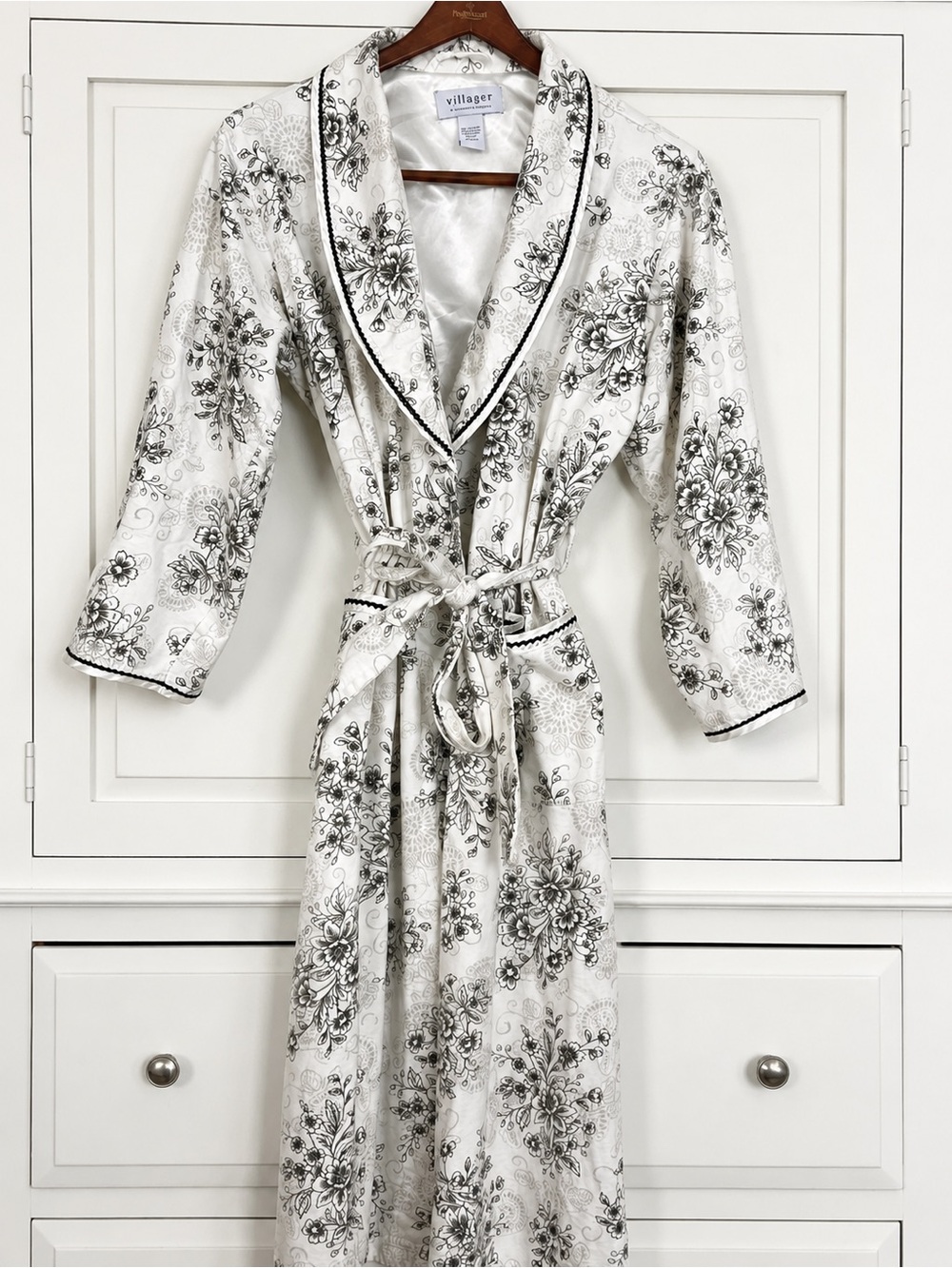 Liz Claiborne Cotton Floral Robe with Black Trim Medium EUC